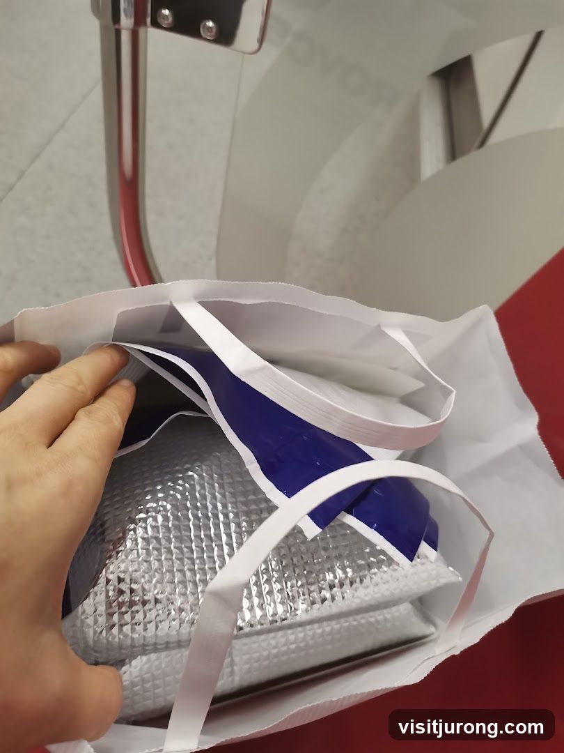 Shopping Bag with Insulated Items