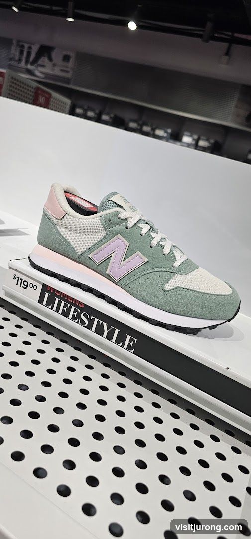 New Balance Sneaker