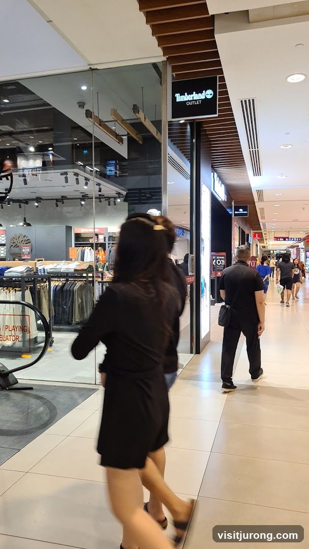 Timberland Outlet Storefront