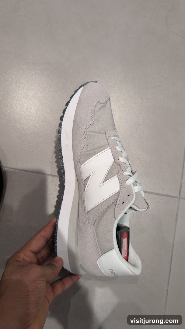 New Balance Sneaker
