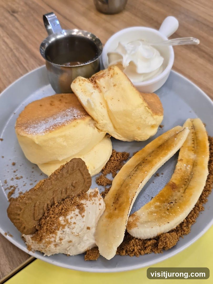 Fluffy Pancakes with Bananas and Cream