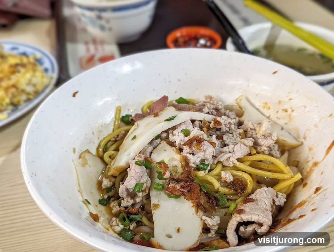 Noodles with Pork and Fish Cake