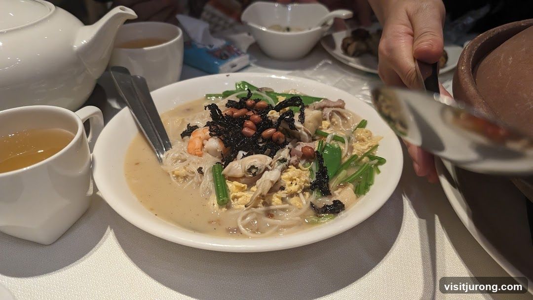 Noodle Soup with Seafood and Peanuts