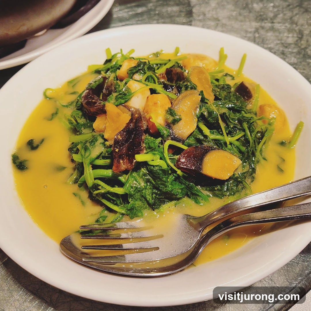 Vegetable Dish with Preserved Egg