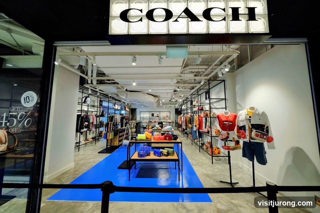 Coach IMM (Outlet)