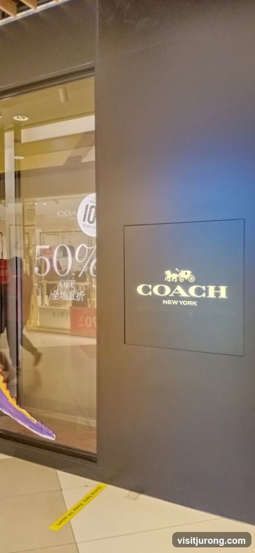 Coach IMM (Outlet)