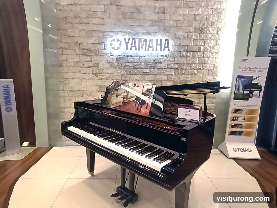 Yamaha Grand Piano Display