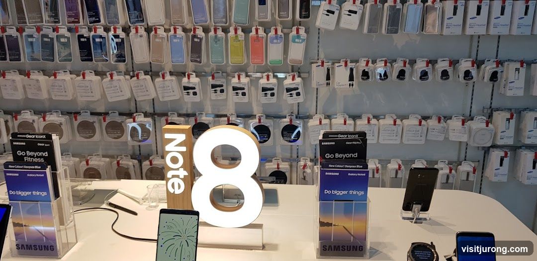 Samsung Accessories Display