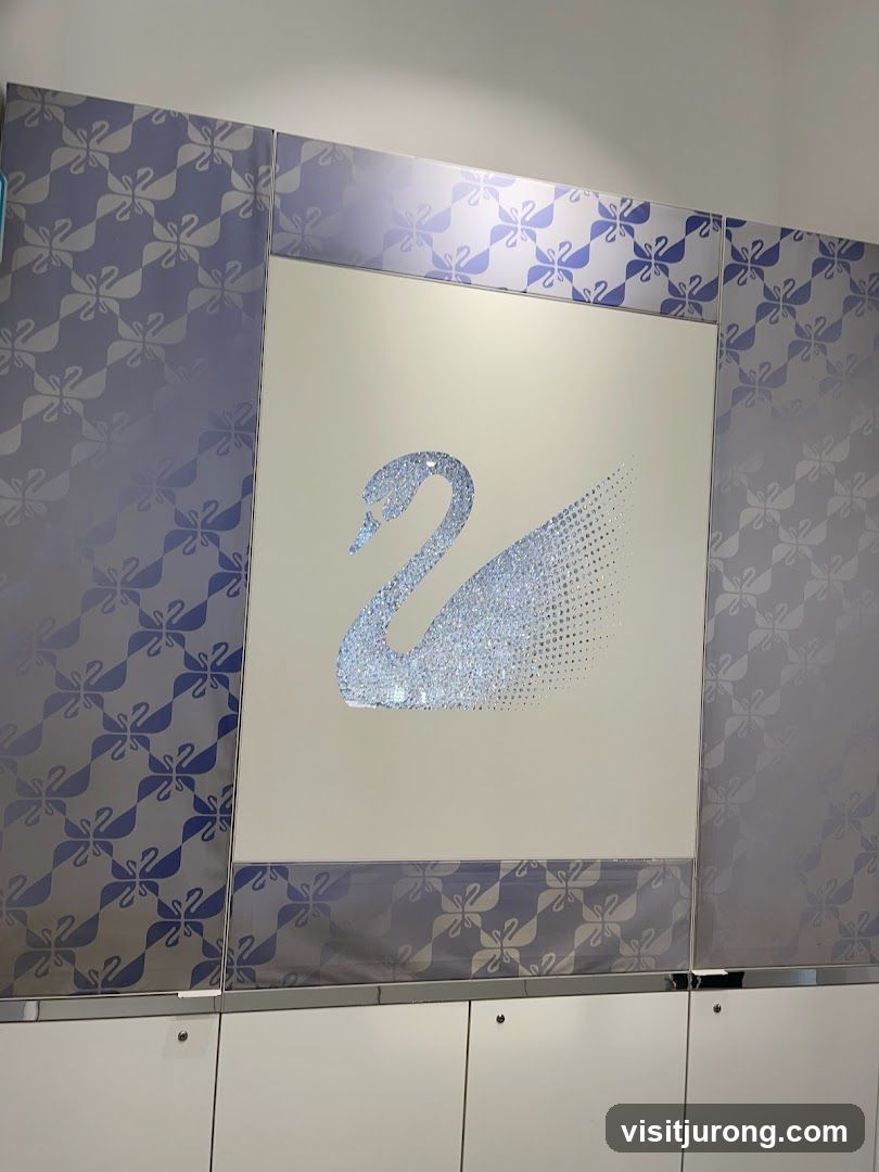 Sparkling Swan Decoration