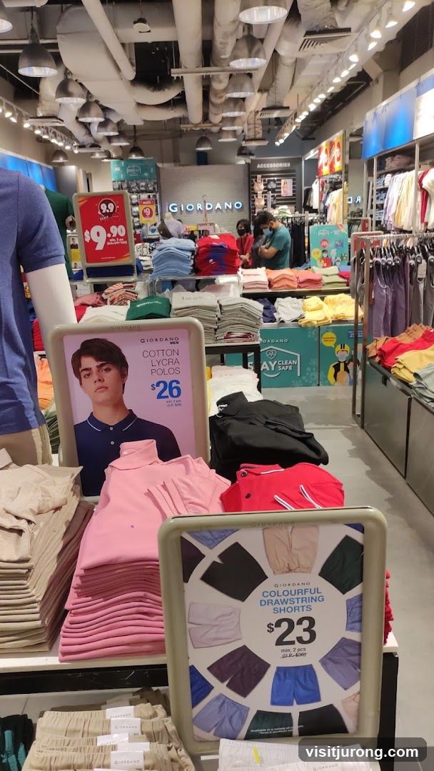 Giordano Store Interior