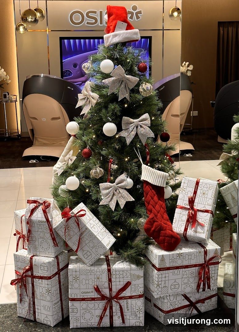 Christmas Tree with Gifts