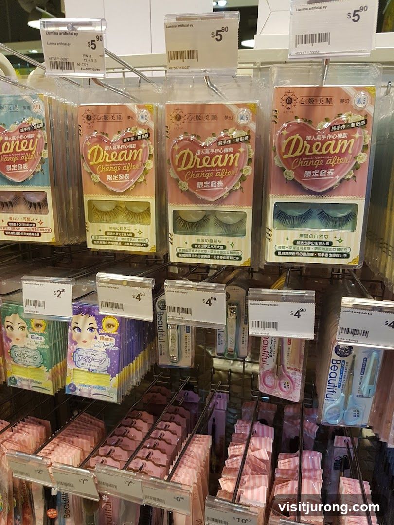 False Eyelashes and Beauty Tools