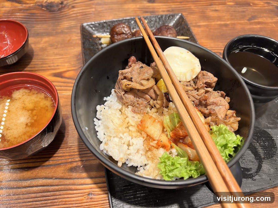 Beef Bowl with Sides