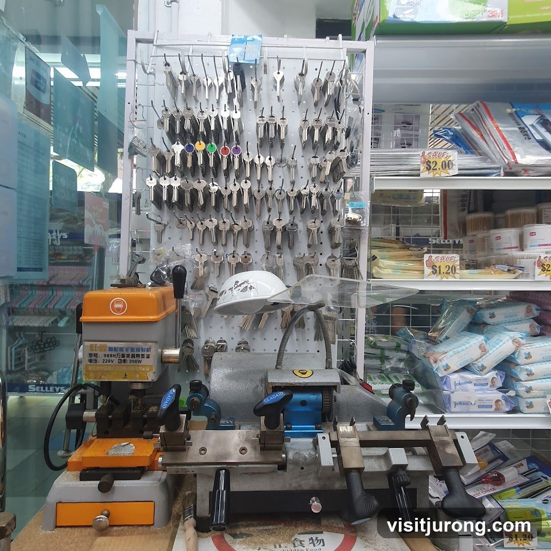Key Cutting Machine and Supplies