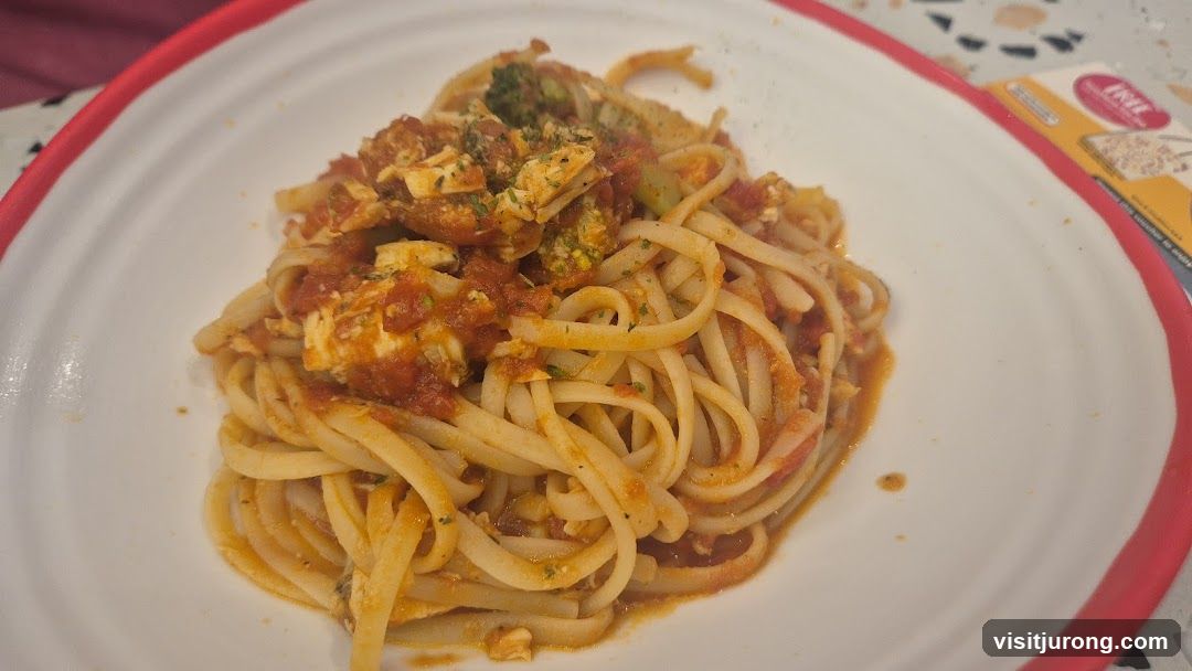 Pasta with Tomato Sauce and Broccoli