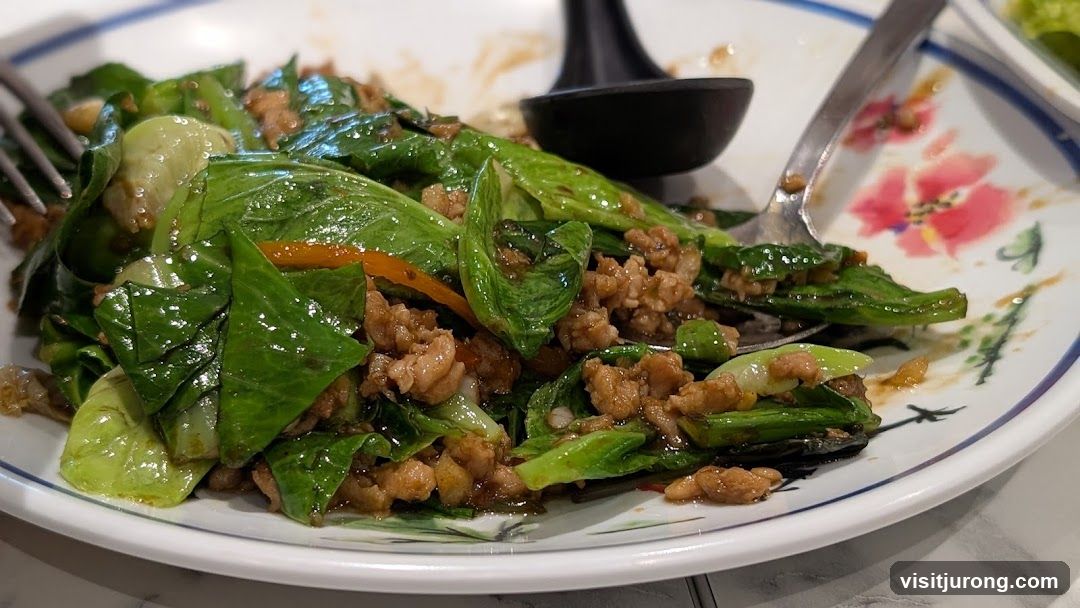 Stir-fried Greens with Minced Meat
