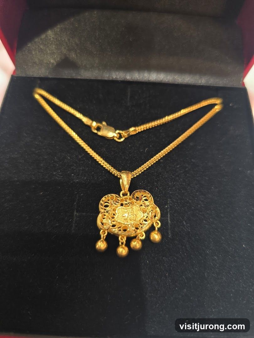 Gold Pendant Necklace