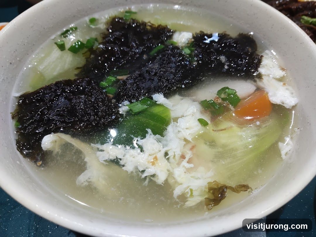 Soup with Seaweed and Egg