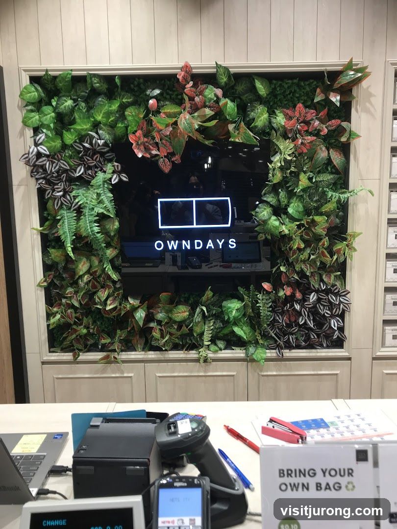 OWNDAYS Store Display