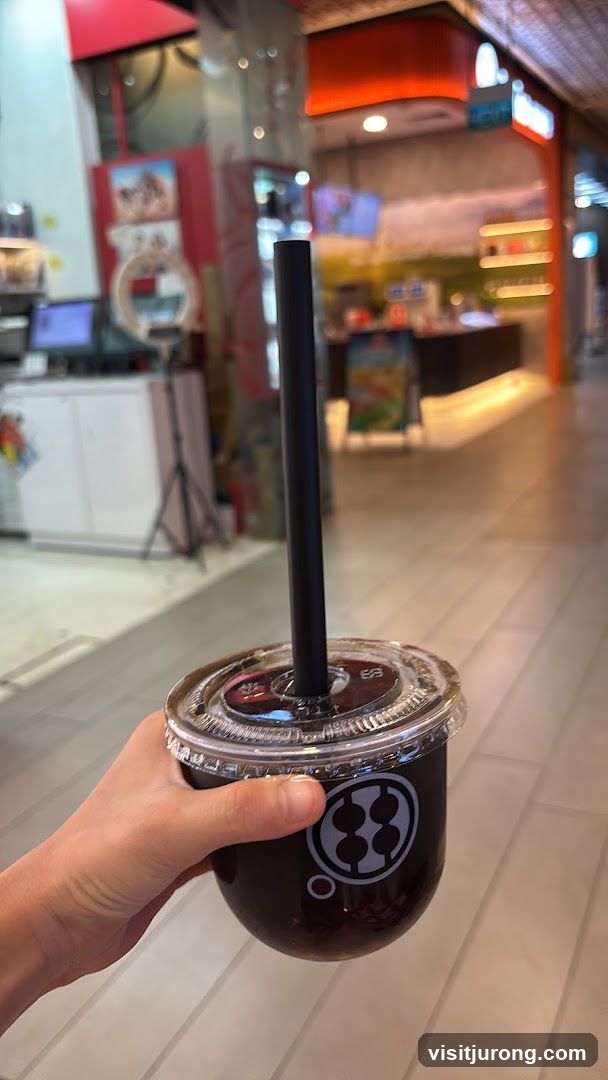 Hand holding a bubble tea