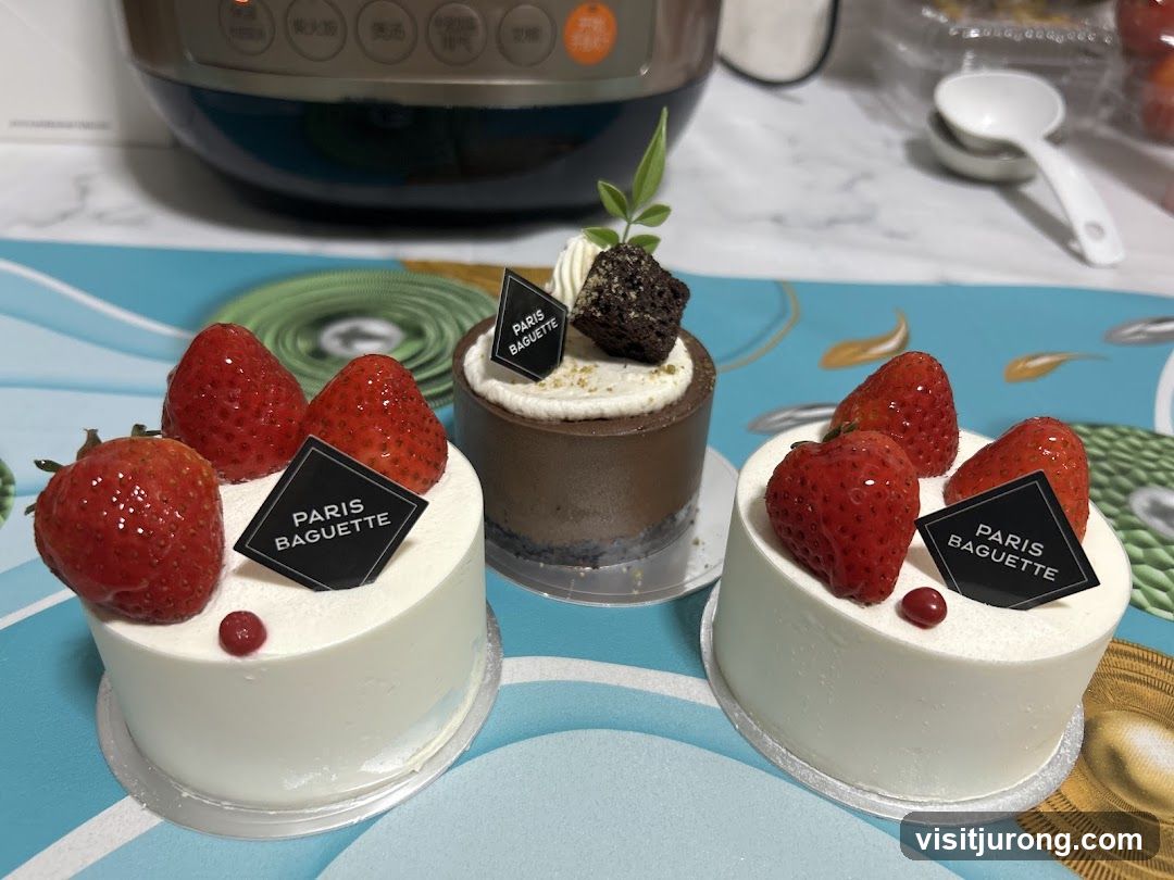 Paris Baguette Cakes