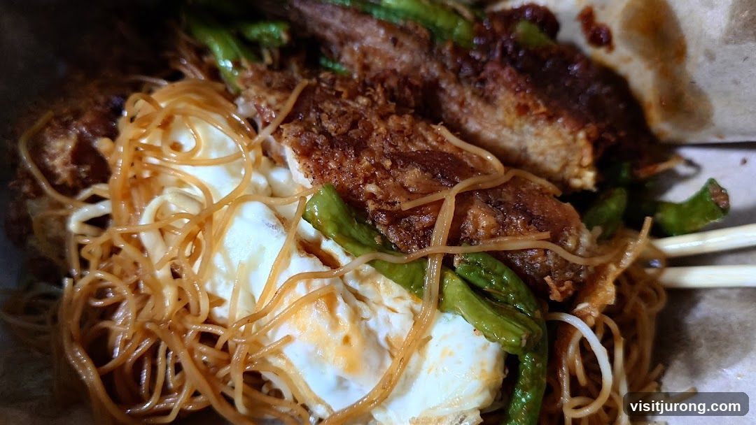 Noodles with Fried Chicken and Egg