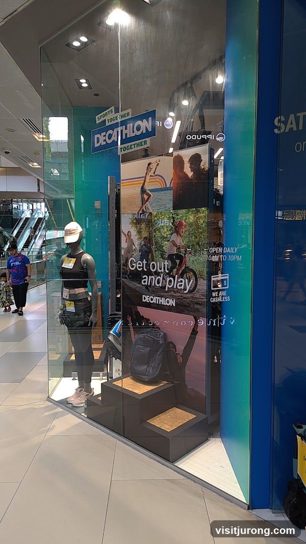 Decathlon Storefront Display