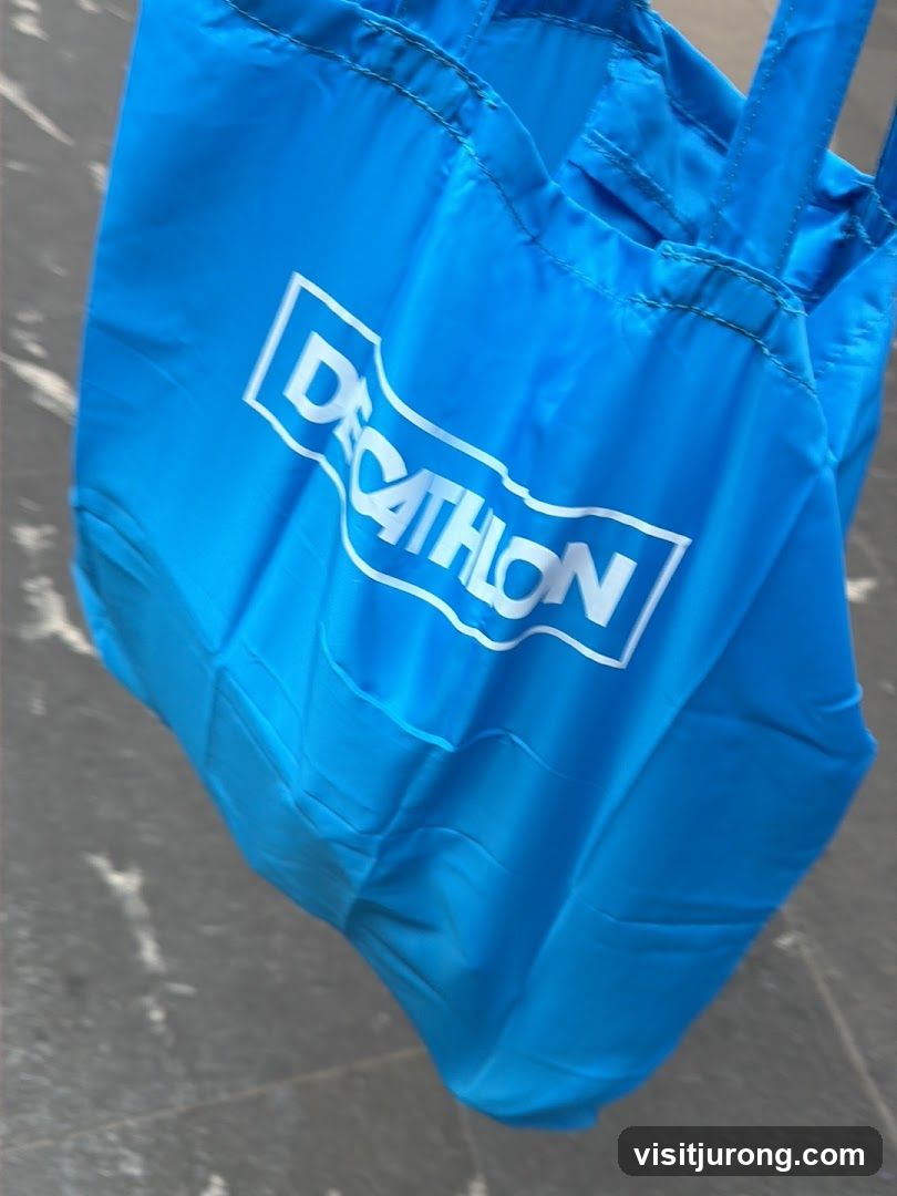 Blue tote bag with Decathlon logo