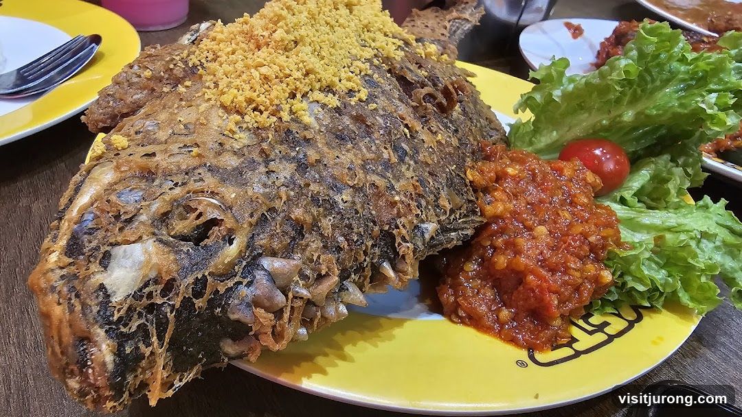 Fried Fish with Chili Sauce