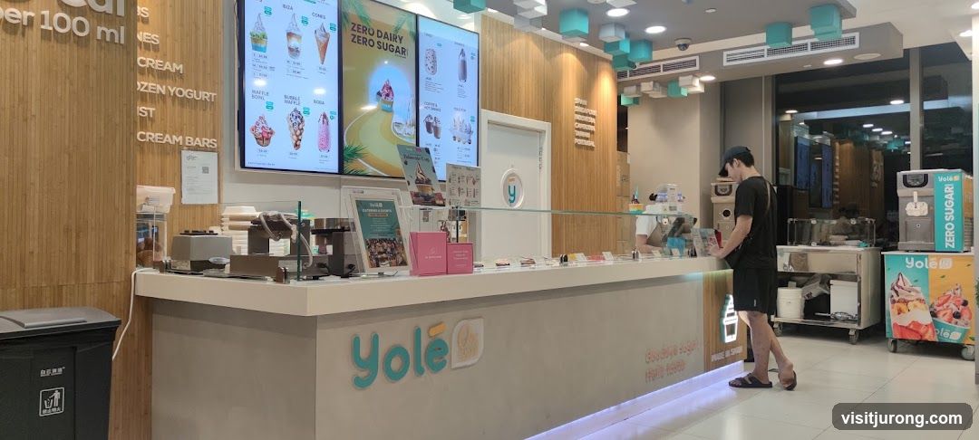 Yolé Frozen Yogurt Shop