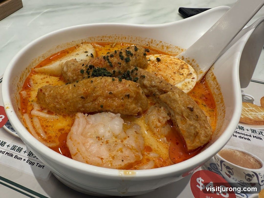 Laksa with Shrimp and Fish Cakes