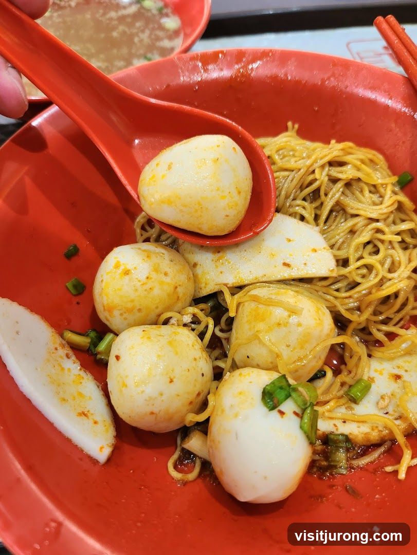 Lai Heng Mushroom Minced Meat Noodle 来興香菇肉脞麵