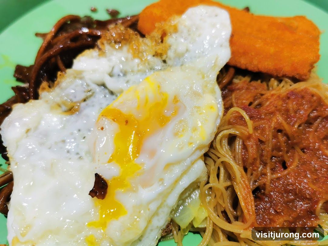 Fried Egg and Noodles