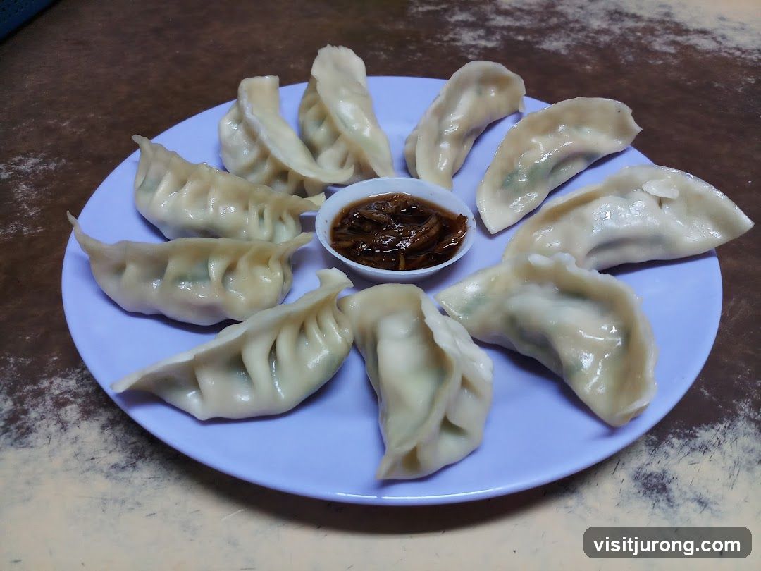 Steamed Dumplings with Dipping Sauce
